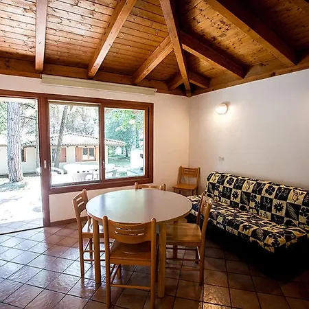 Kompleks wypoczynkowy Pineta Village Grado *